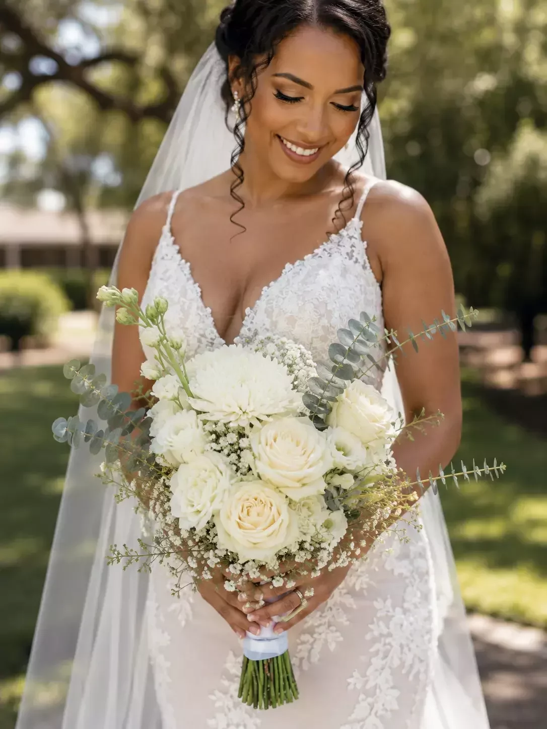 Classic white and green bridal bouquet for a luxury Tampa Bay wedding